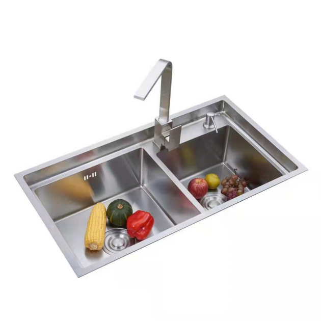 Chậu rửa chén 8245 lệch
